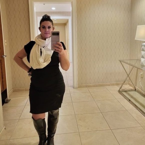 Meet your Posher, Sarah - Picture 1 of 1